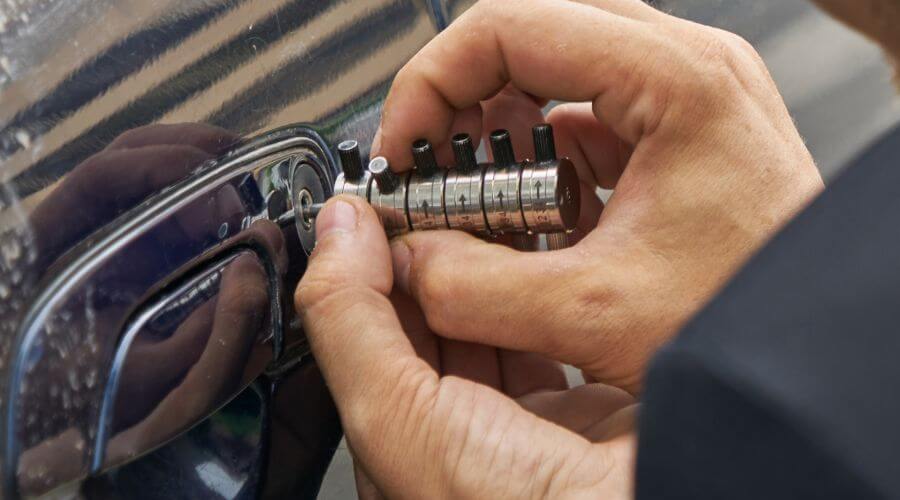 Professional New roof installation in Lejunior, KY